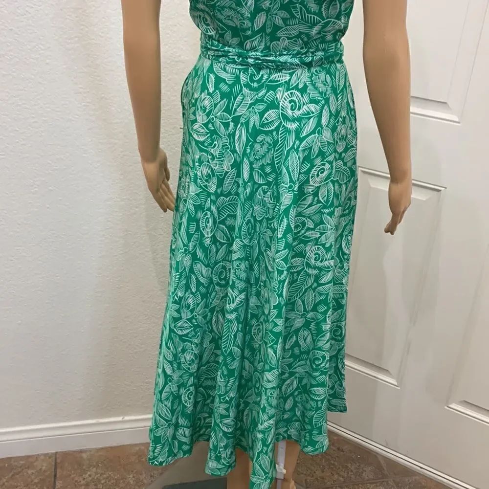 Silk Studio For Petites Size 4 💯% Silk Scoop Neck Sleeveless Green White Belted - Picture 10 of 13